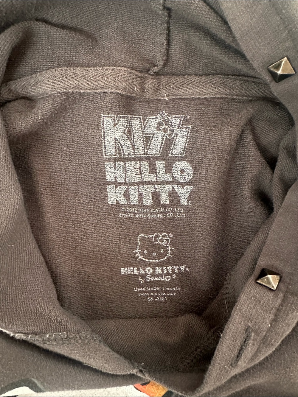 Hello Kitty Charcoal Gray Cropped Crewneck Sweater with KISS Graphic - Picture 4 of 5